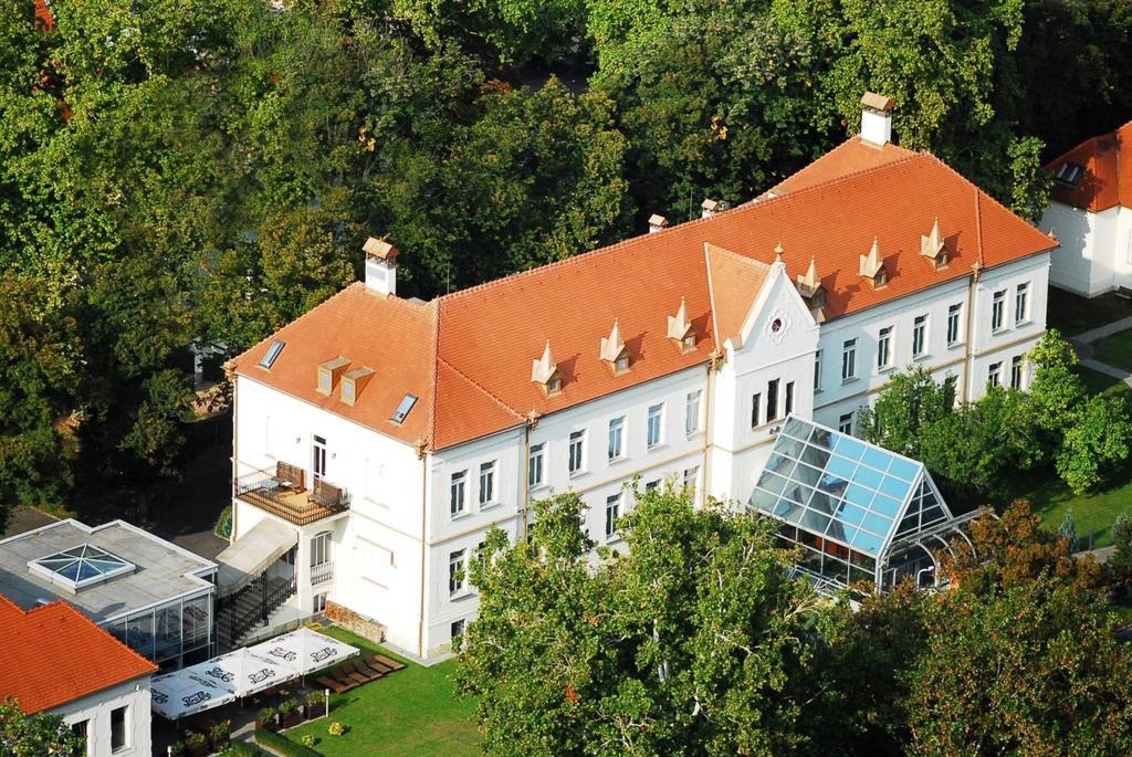 Park Hotel Pelikan Szombathely Eksteriør billede